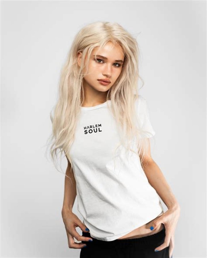 Remembering The Legacy Of Julia Gisella: A Wikipedia Obituary